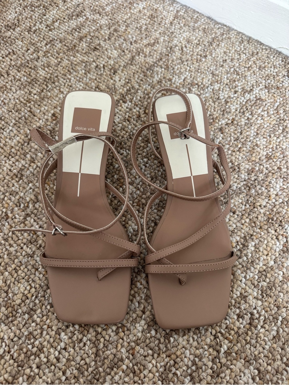 NWT Dolce Vita Baylor Women's Strappy Square-Toe Sandals In Cafe
